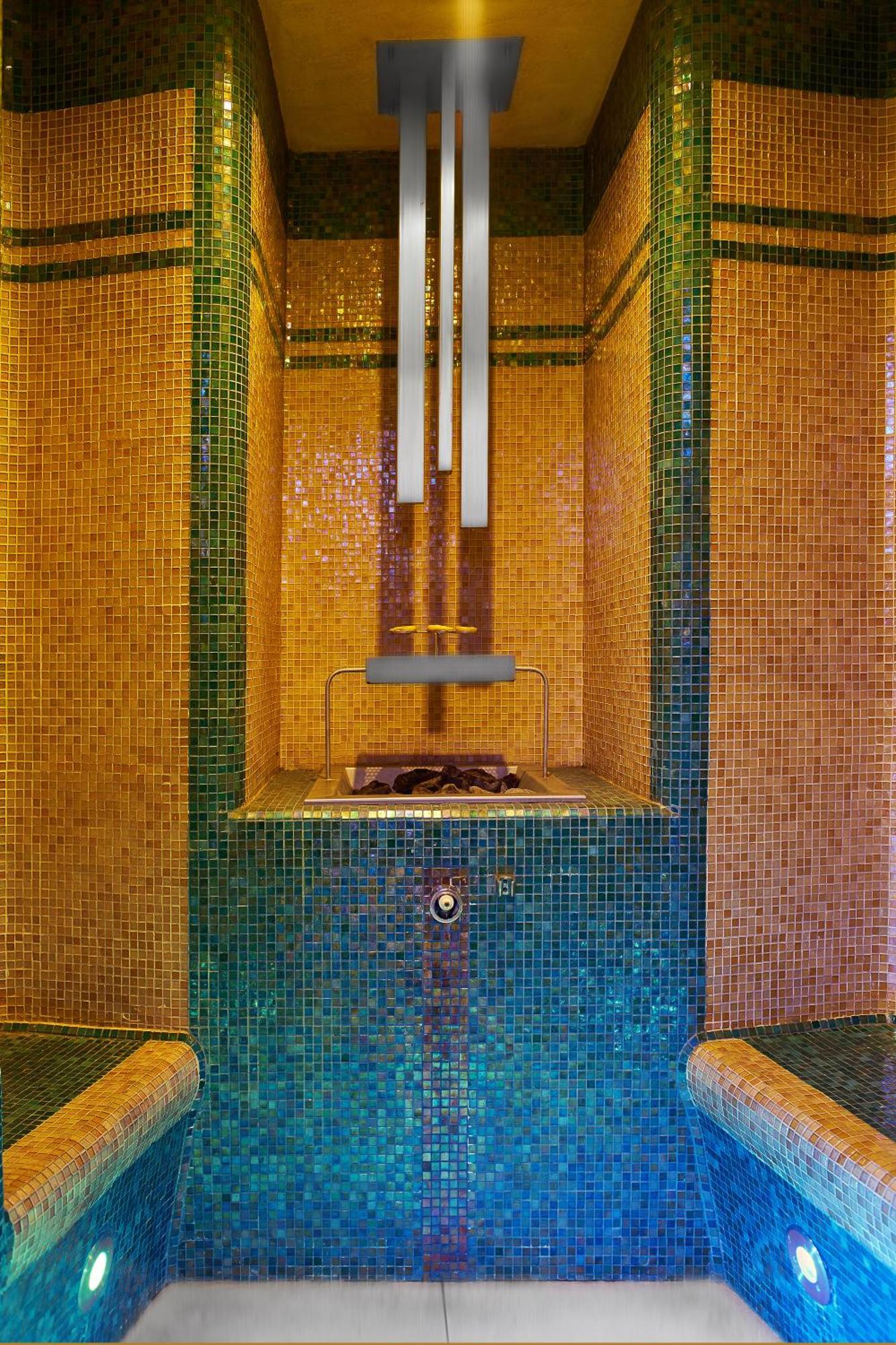 Retro Riverside Wellness Resort Karlovy Vary Extérieur photo A modern hand washing station